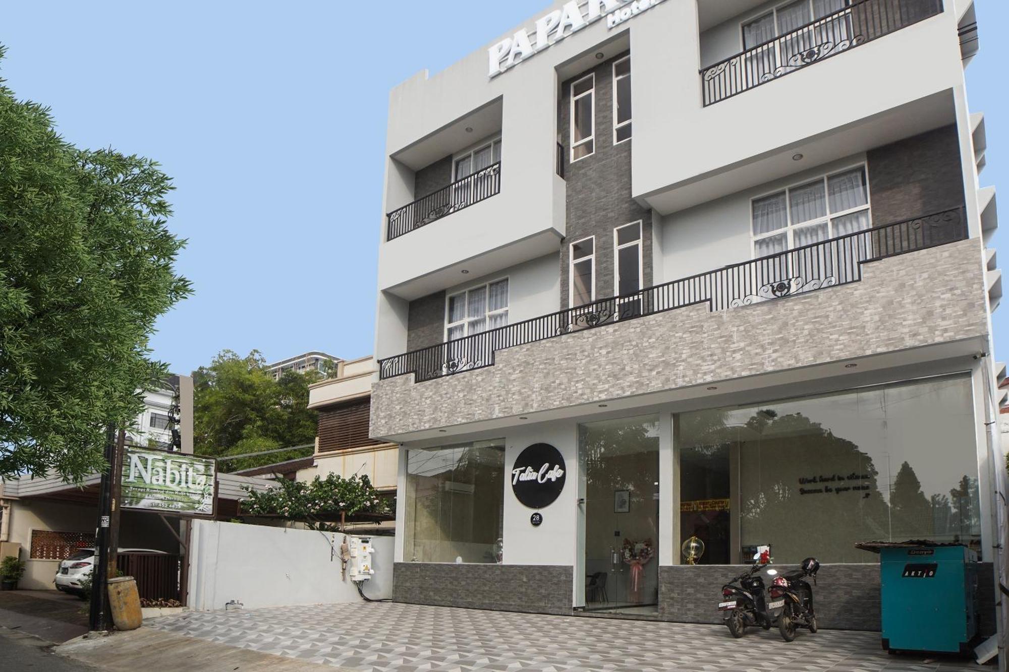 Super Oyo Capital O 92066 Papakoel Hotel & Cafe Medan Exterior foto
